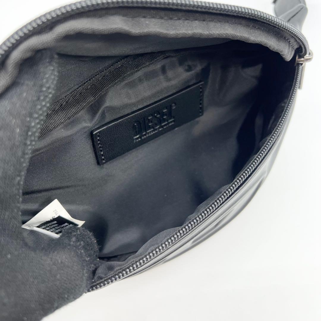 未使用級✨ディーゼル　ボディバッグ　HOLI-D　レザー　黒　Dロゴ　正規品
