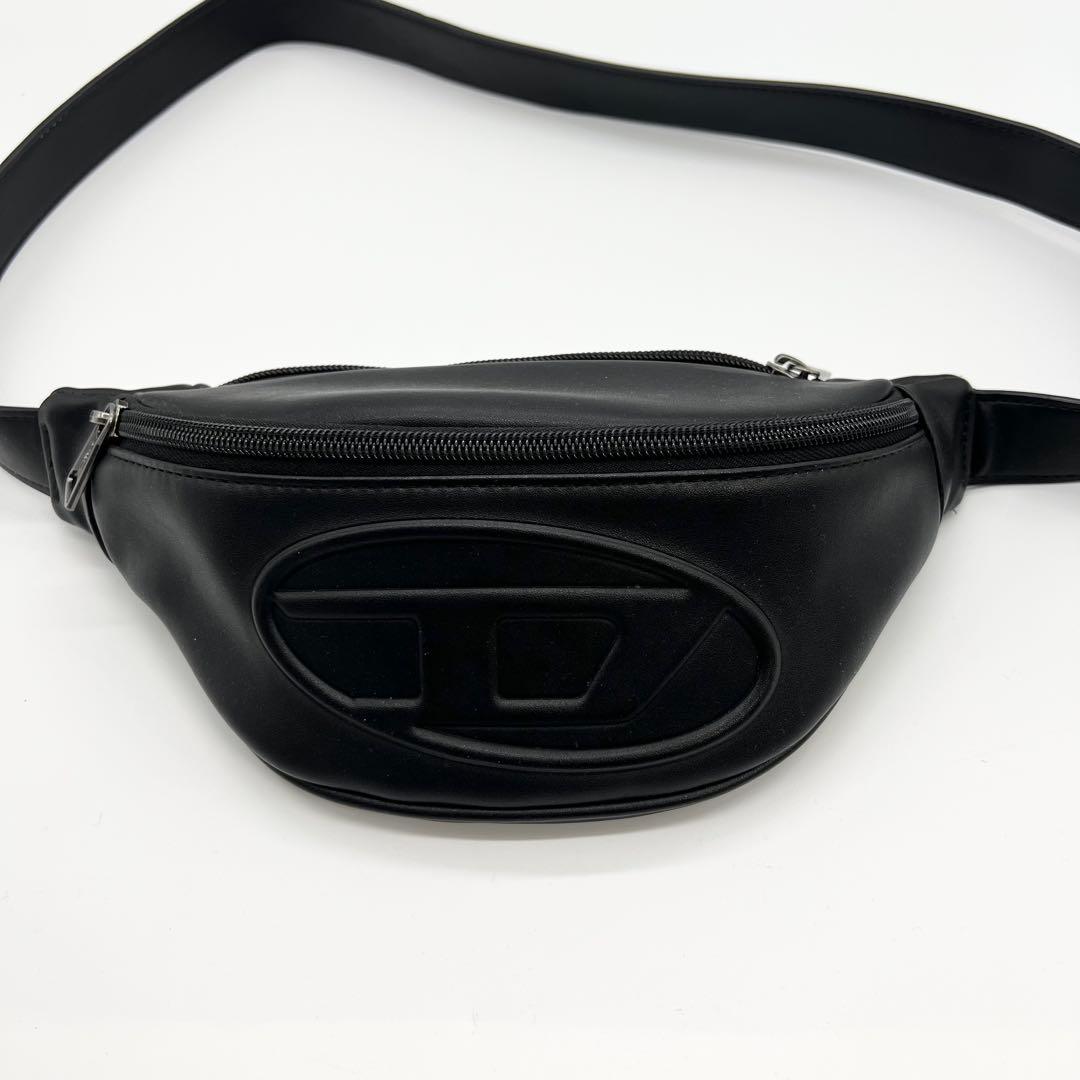 未使用級✨ディーゼル　ボディバッグ　HOLI-D　レザー　黒　Dロゴ　正規品