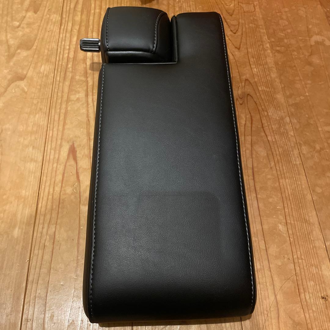 デリカD5アームレストカバー ブラック 合成皮革