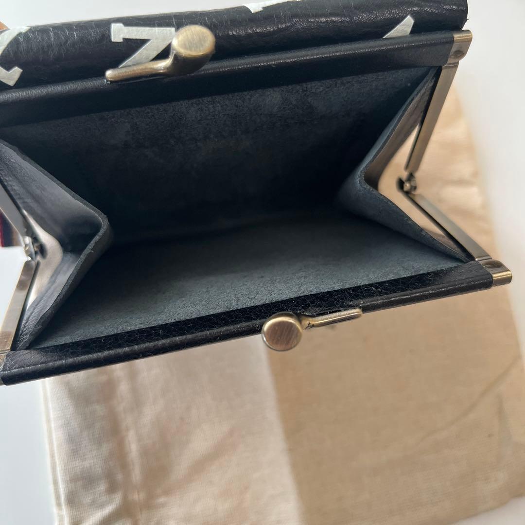 新品　イルビゾンテ　二つ折り財布　レザー　ブラックxホワイト　ロゴ　がま口　牛革