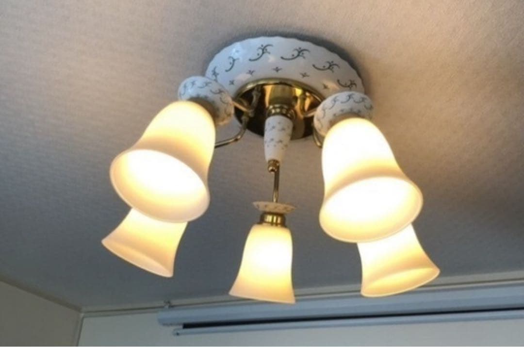 アンティーク　オーヤマ照明　陶器　シャンデリア　照明　直結　小花柄 5灯 ②