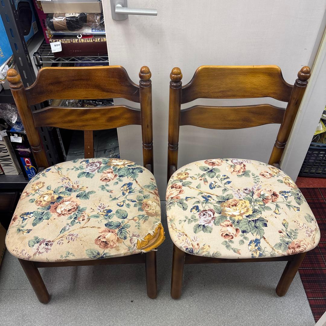 訳あり　カリモク　椅子　2個セット　 ダイニングチェア 花柄