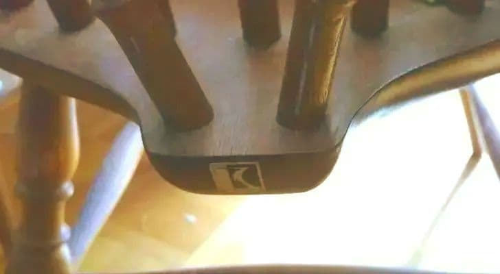 〈参考用/引取限定〉　天然木ハイバックチェア　飛驒産業キツツキマーク