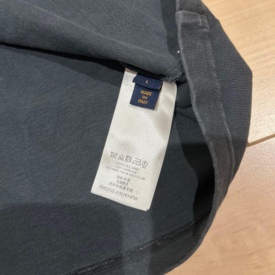 ヴィトン　インサイドアウト　ロゴ　タグ　Tシャツ　ステープル　反転　ダメージ