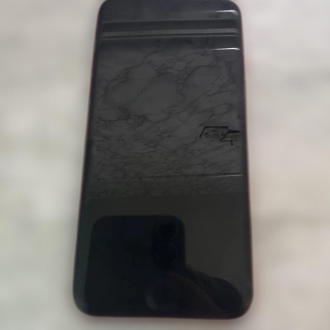 iPhone 8 64GB レッド／SIMロックなし／バッテリー69％／本体のみ