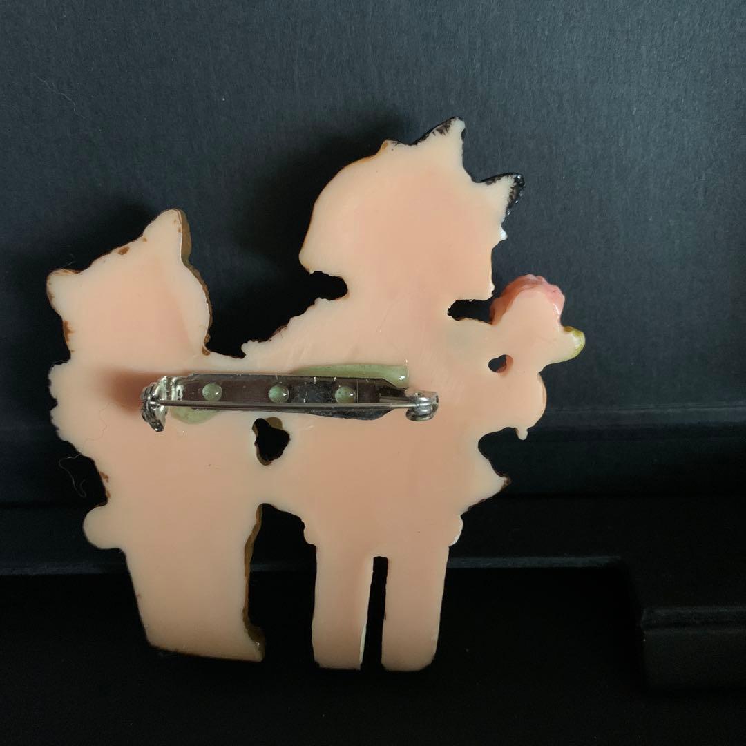 WEEKENDS ウィークエンズ　少女とクマのブローチ