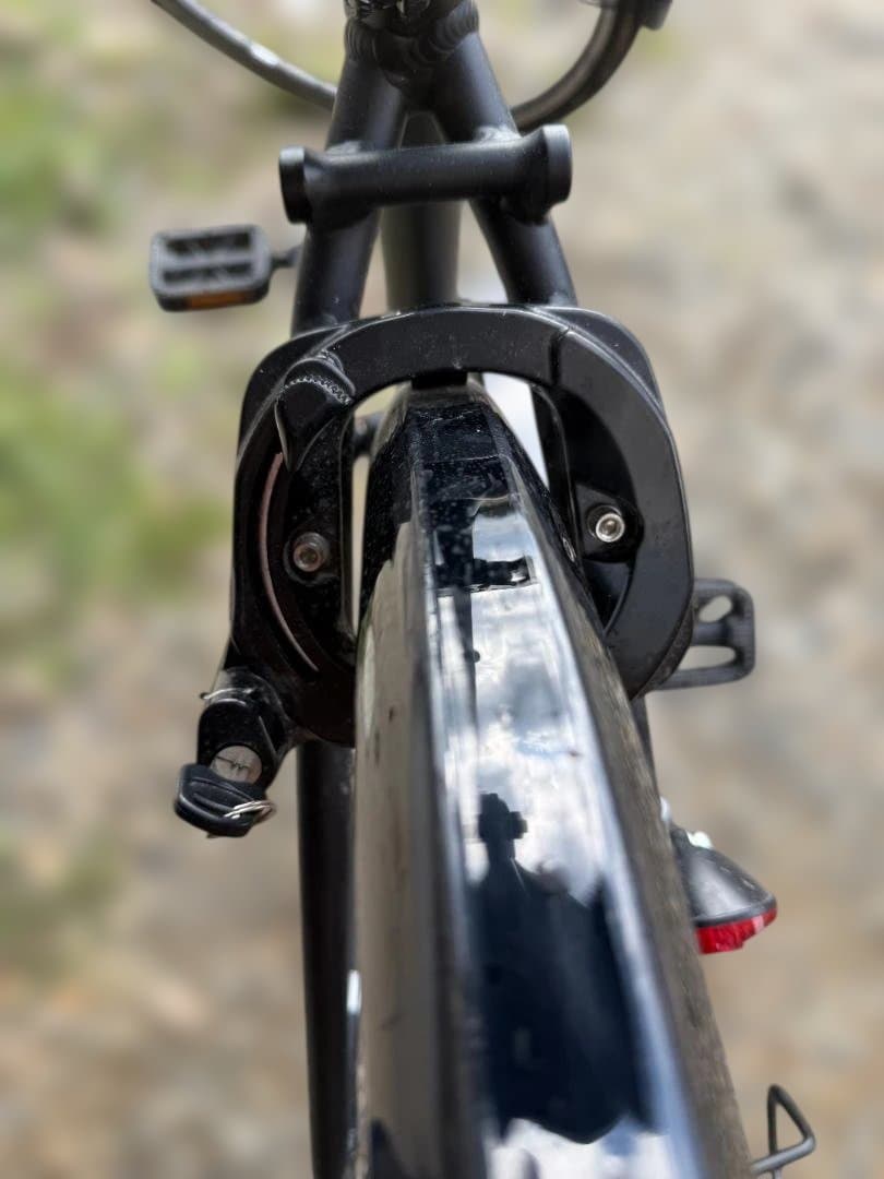 ブリヂストン クロスバイク 黒 前バスケット付き　原則引き取り限定