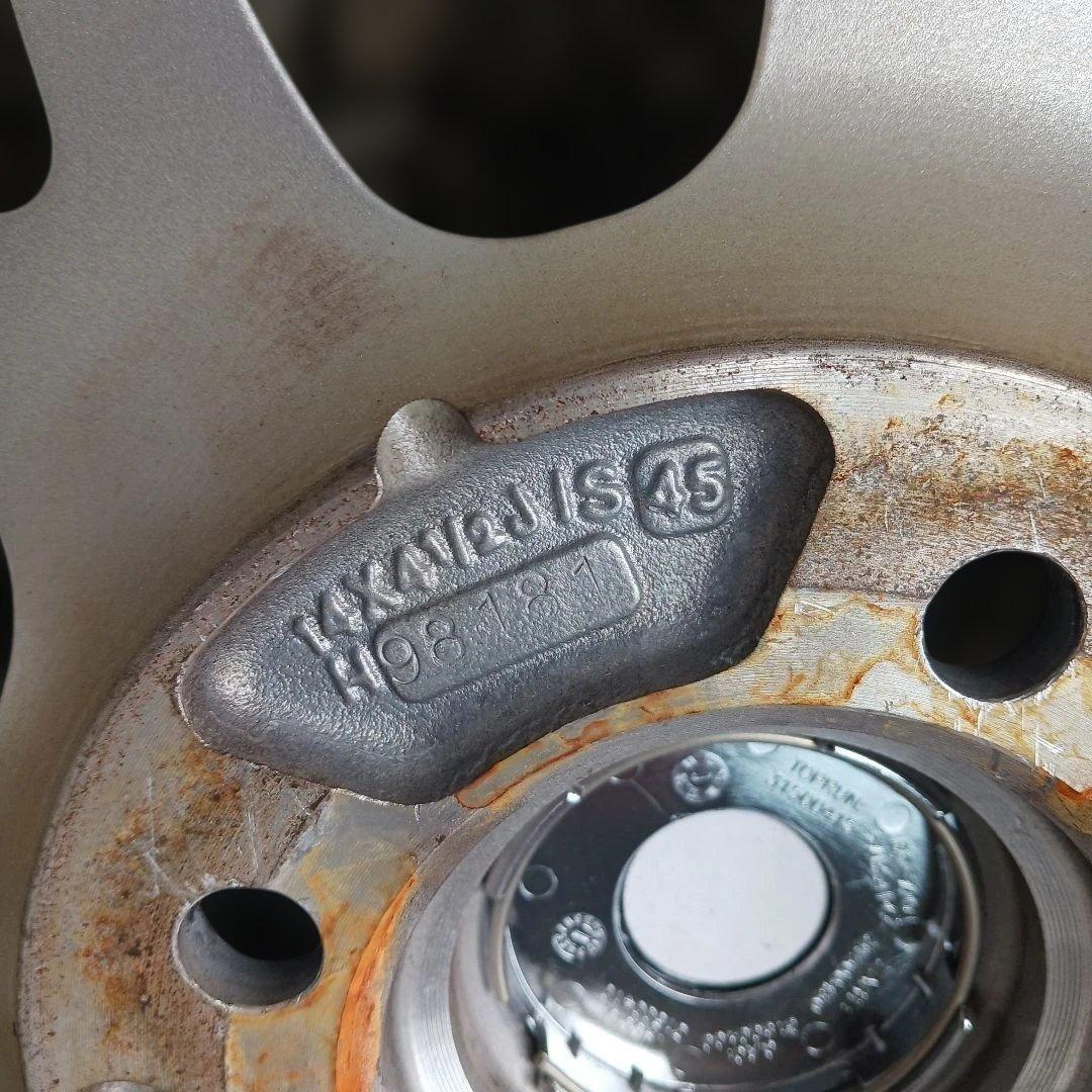 スタッドレスタイヤ　ホイールセット　14インチ