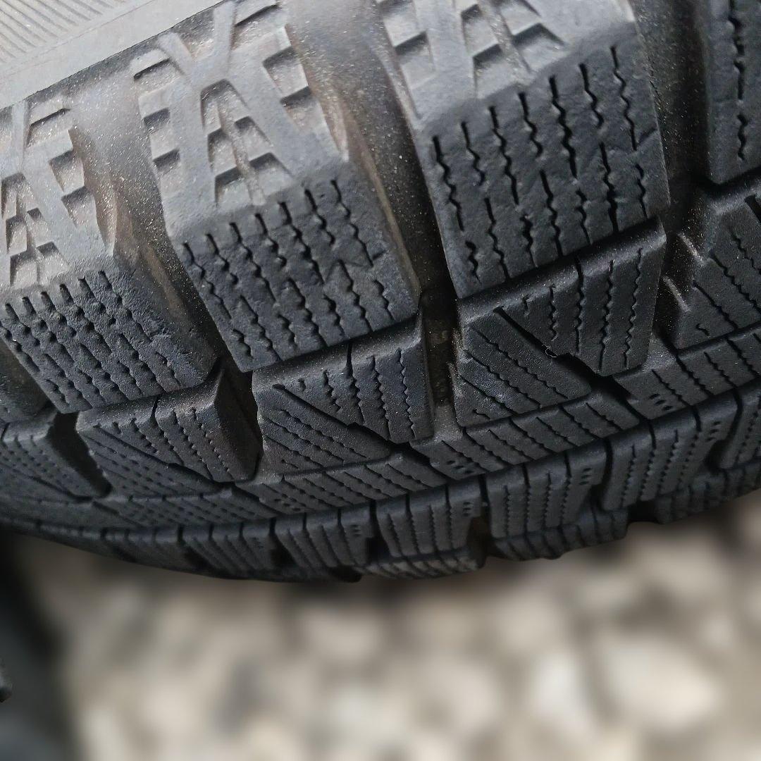 スタッドレスタイヤ　ホイールセット　14インチ