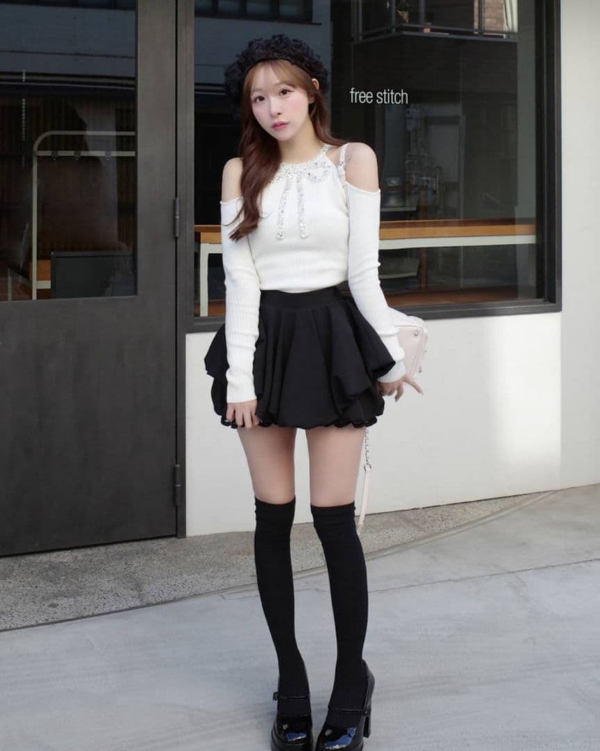 ダーリッチ リボンビジューアメスリニットトップス 新品タグ付き 白