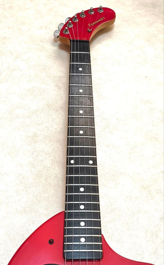 【美品】ZO-3 レッド アンプ内蔵ミニギター ヘッドフォン利用可能！！