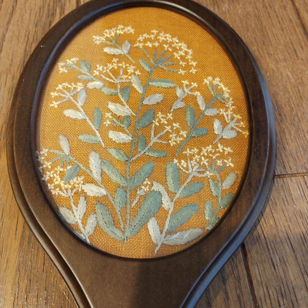 手刺繍 木製ハンドミラー