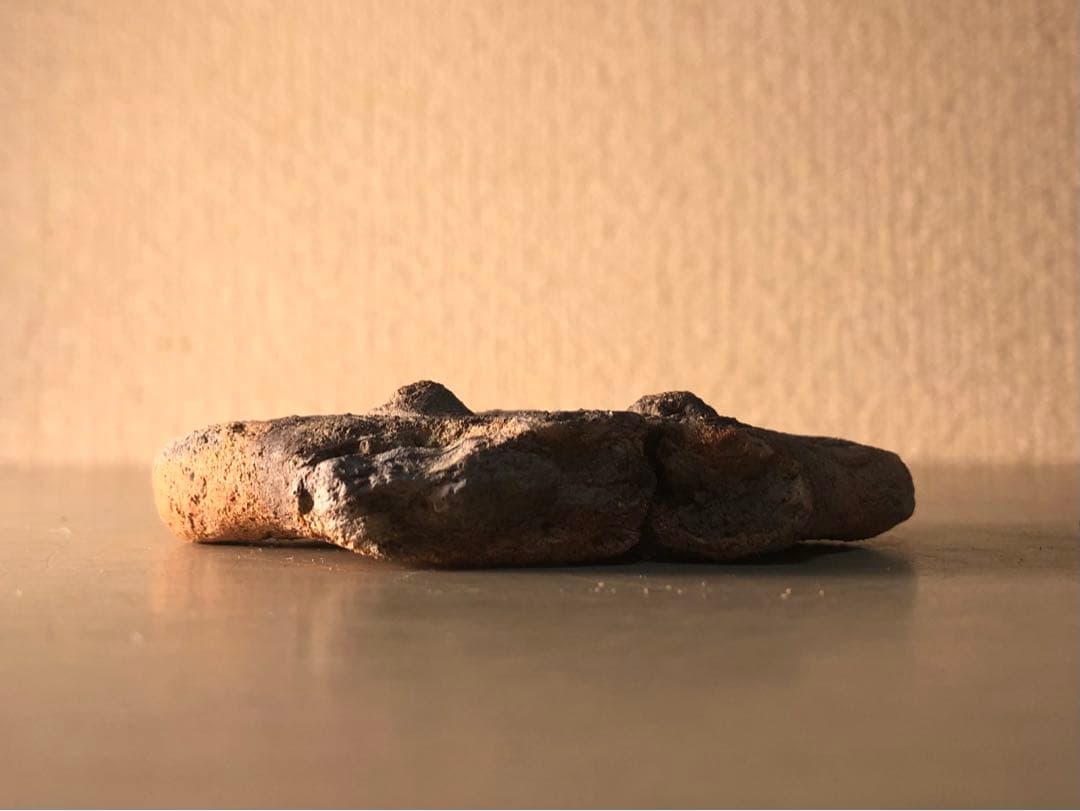 「板状土偶の破片」です。