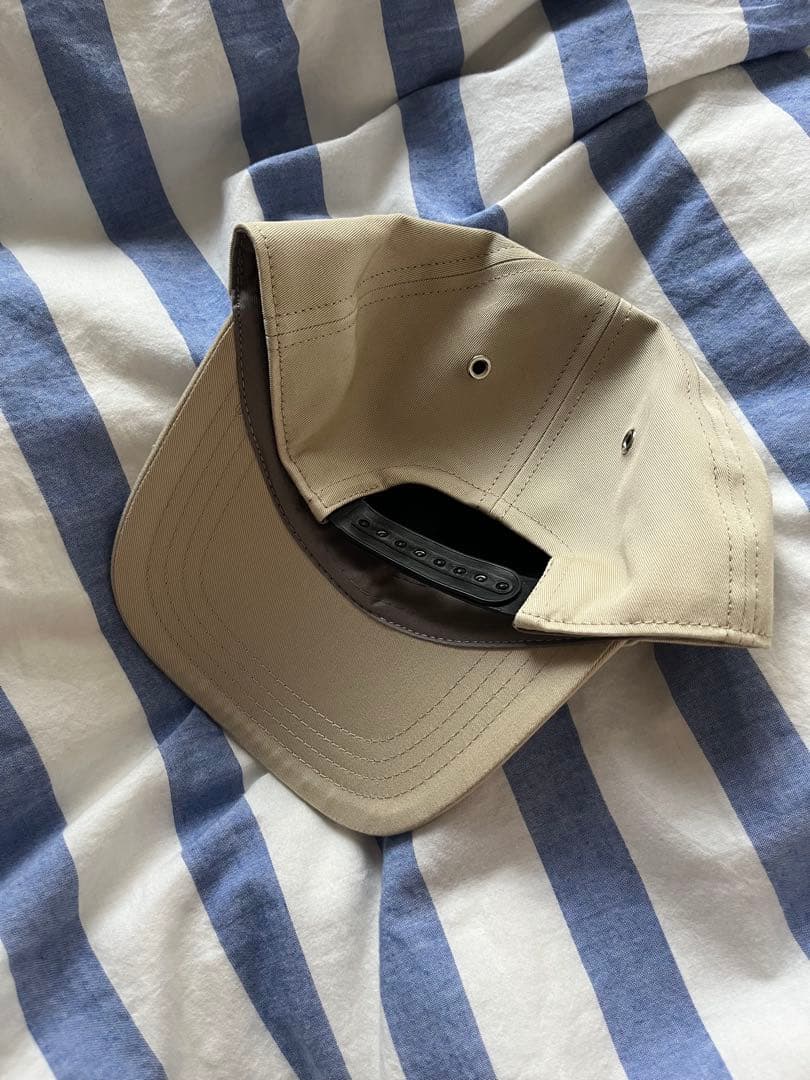 ami ベージュ ベースボールキャップ