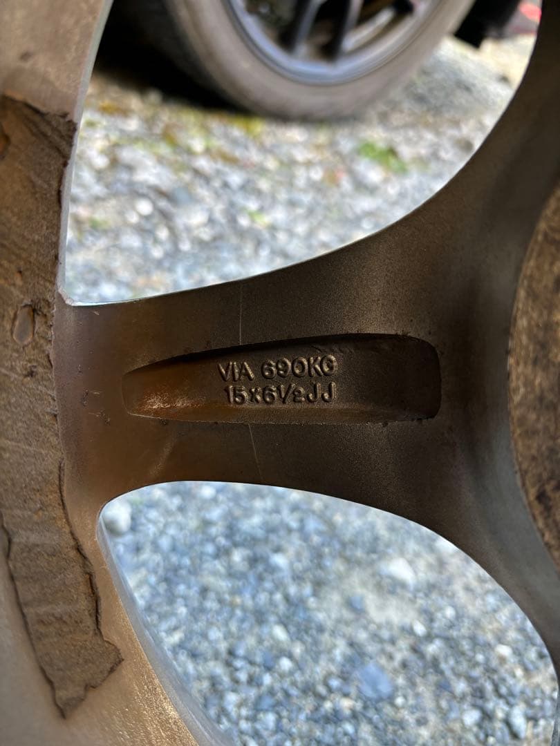 ピレリ　195/65/R15 スタッドレス　4本ホイール付き