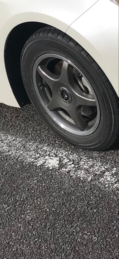 ピレリ　195/65/R15 スタッドレス　4本ホイール付き