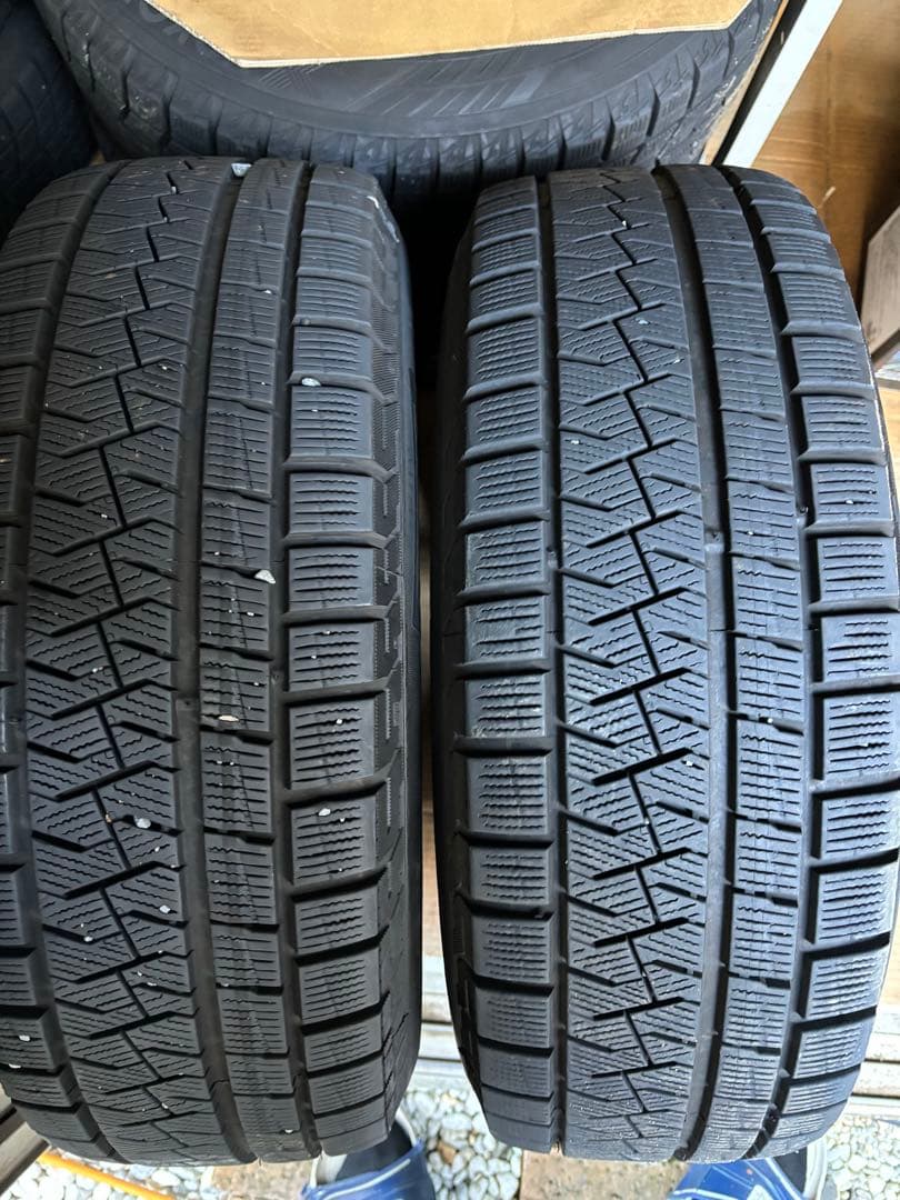 ピレリ　195/65/R15 スタッドレス　4本ホイール付き