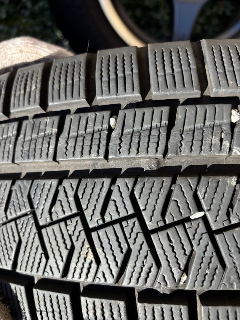 ピレリ　195/65/R15 スタッドレス　4本ホイール付き