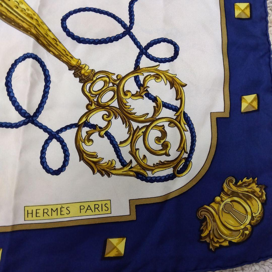 HERMÈS 鍵モチーフ シルクスカーフ