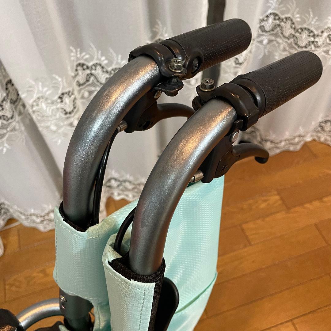 ♿️人気の現行モデル 超軽量コンパクト 介助式 車椅子 ノーパンクタイヤ