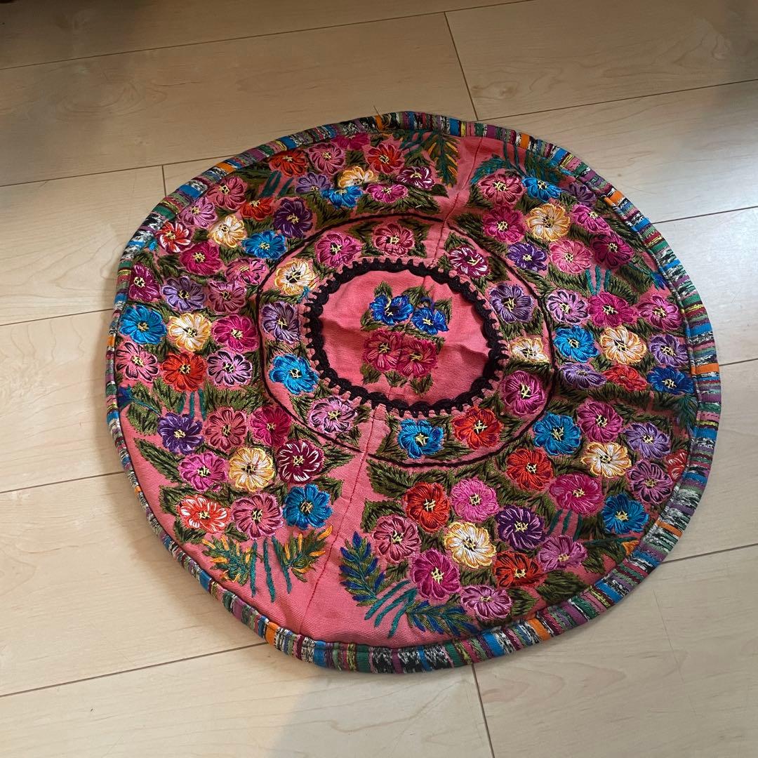 グアテマラ　刺繍　クッションカバー　① 丸　円形