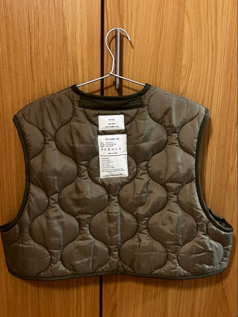 美品　HYKE キルティングダウンベスト 17487