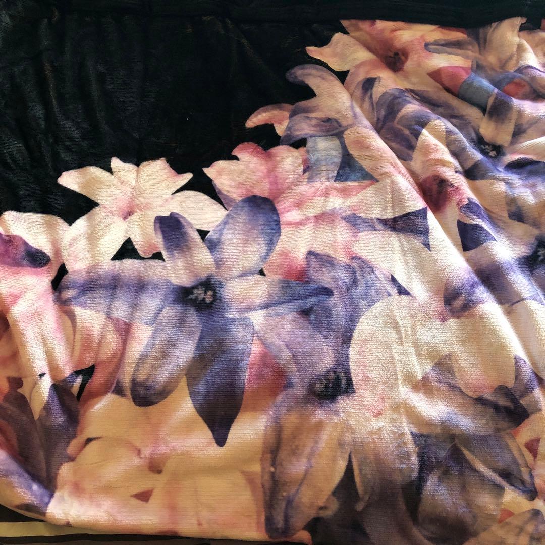 花柄シングル毛布　箱付き。