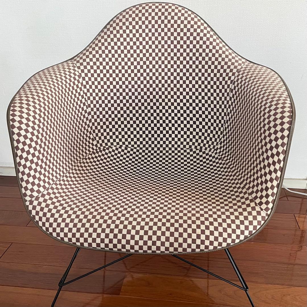 Herman Miller イームズ アームシェルチェア ジラルドファブリック