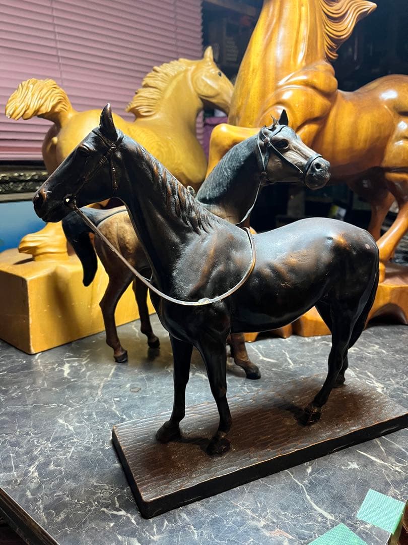 鉄製の馬、馬の置き物、銅色の鉄製馬 たづなも鉄製です 36センチ