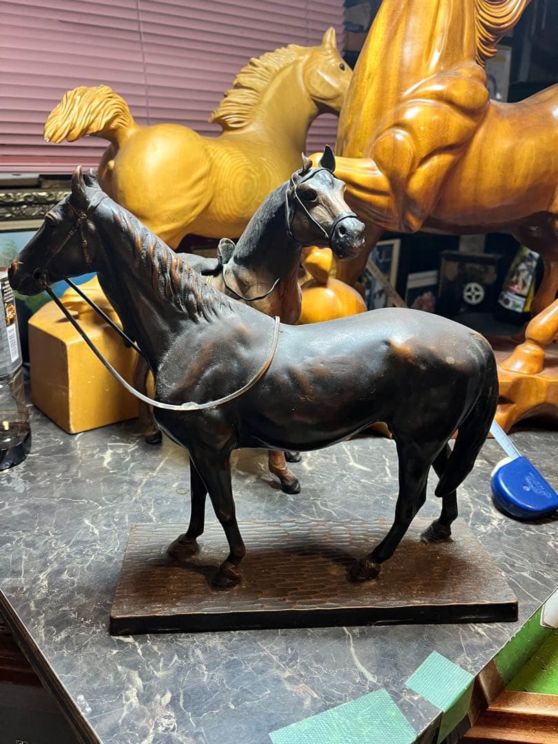 鉄製の馬、馬の置き物、銅色の鉄製馬 たづなも鉄製です 36センチ