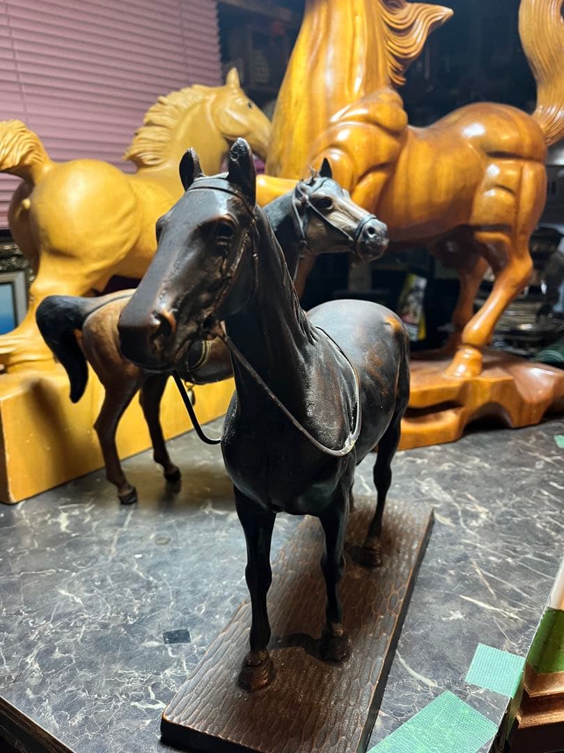 鉄製の馬、馬の置き物、銅色の鉄製馬 たづなも鉄製です 36センチ