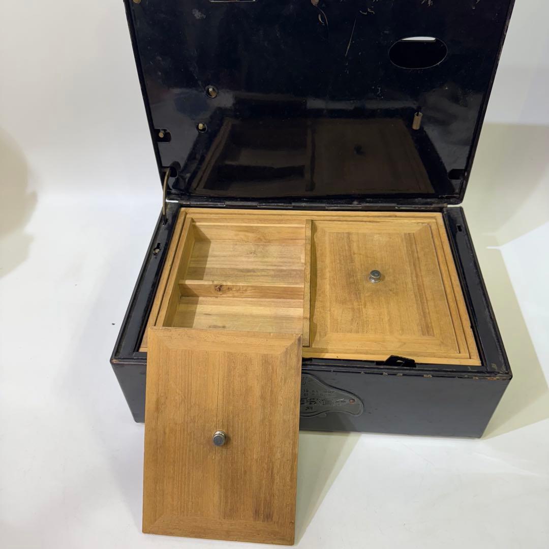 手提げ金庫　千鳥　金属製キャッシュボックス ダイヤル式　アンティーク　逸品