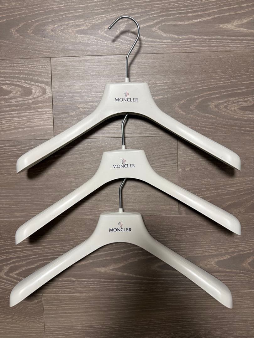 モンクレール衣装バンガー38サイズ　4本