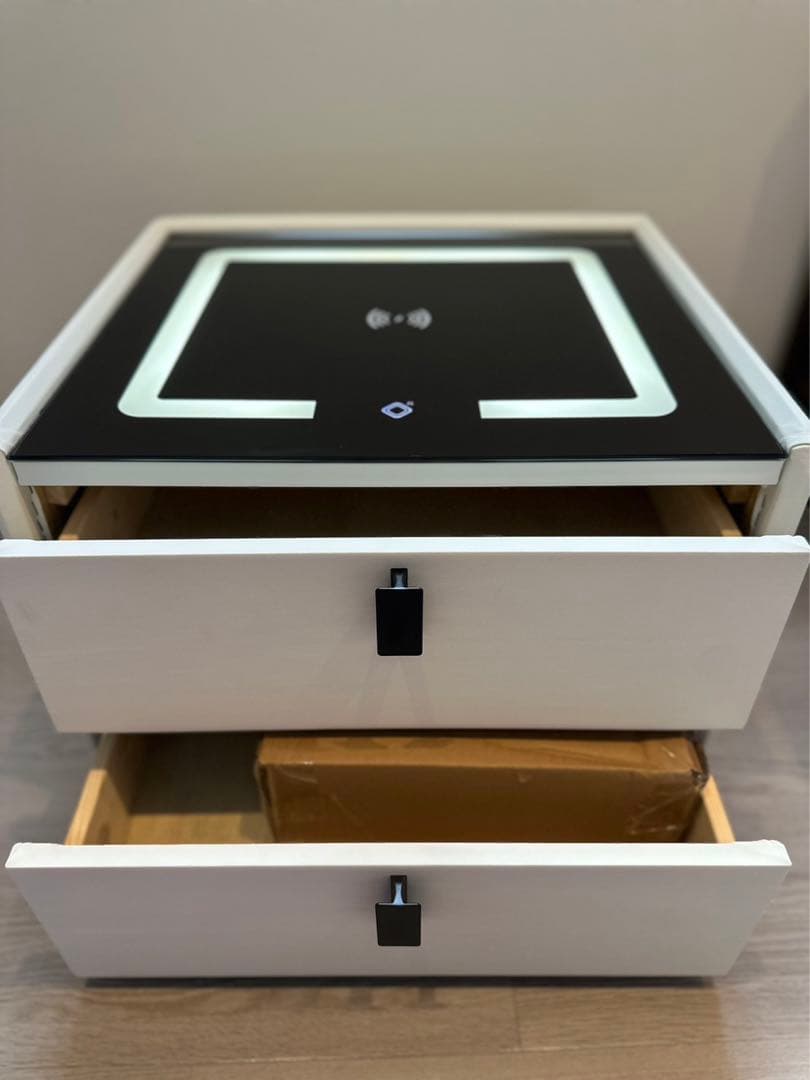 スマートテーブル　テーブルに置くだけ充電可❗️収納あり❗️