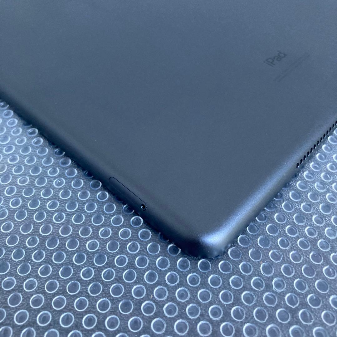3790【早い者勝ち】電池良好☆iPad8 第8世代 32GB SIMフリー☆