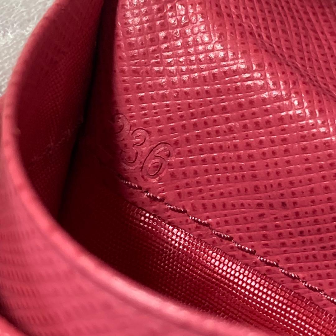 即完売　月末値下げ　PRADA プラダ　二つ折り　ミニ　コンパクト　ピンク　定番