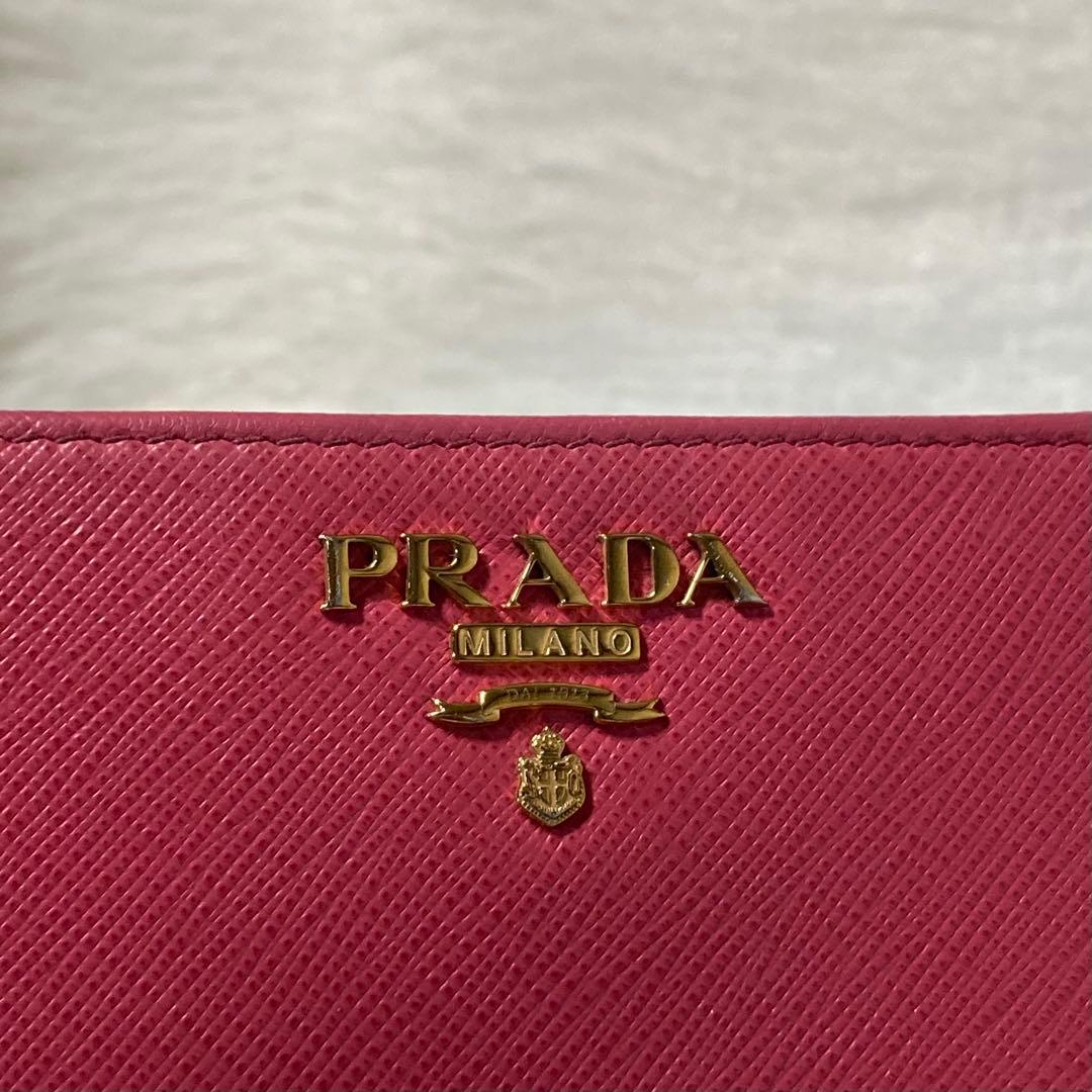 即完売　月末値下げ　PRADA プラダ　二つ折り　ミニ　コンパクト　ピンク　定番