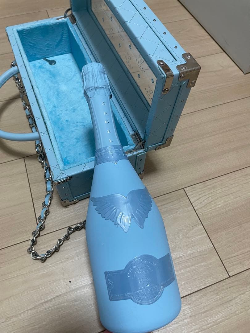 エンジェル シャンパン ドゥミセック 中身あり
