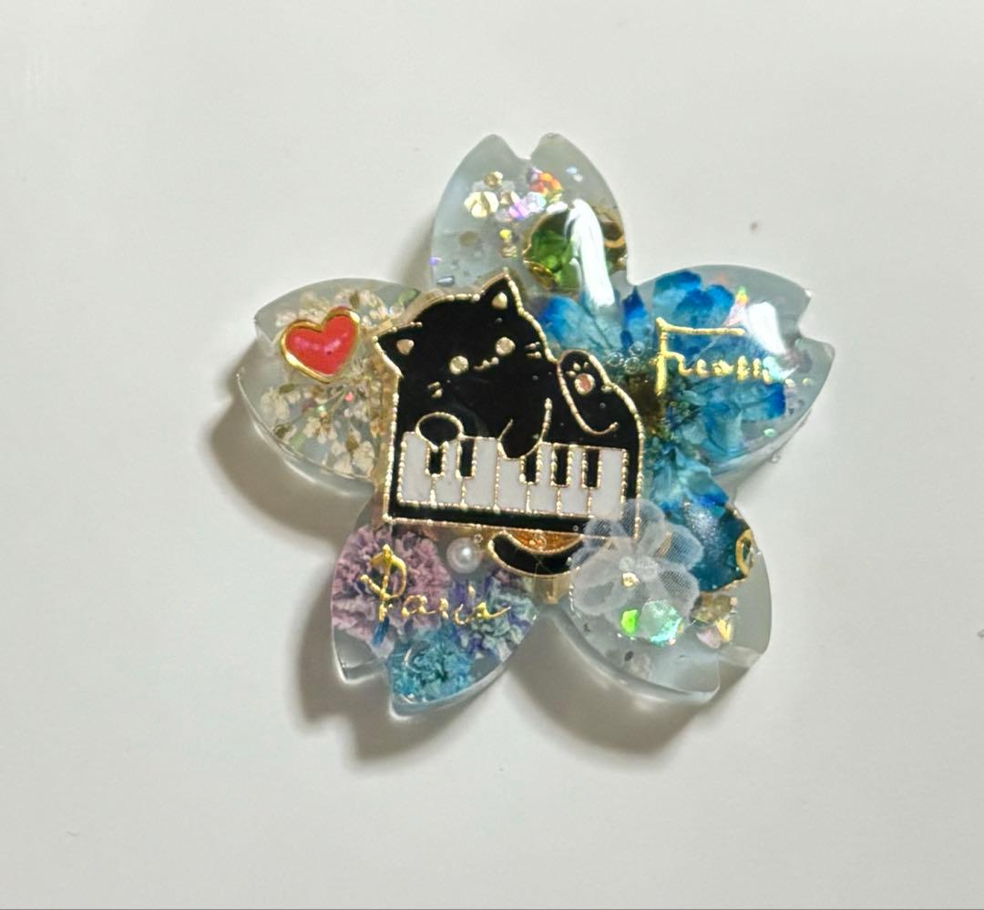 再販不可。桜♡ねこ★マトリカリアレジンヘアゴムブローチ