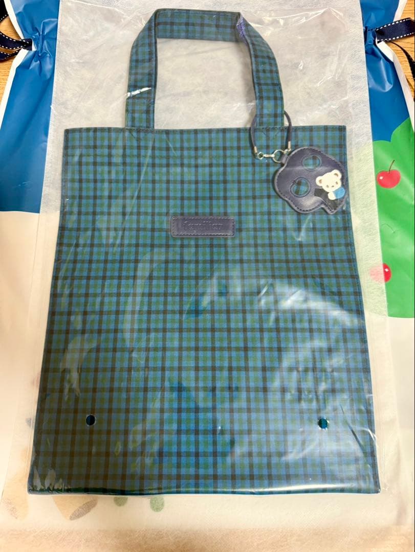 ファミリア 定番 トートバッグ ハンドバッグ チャーム付き。