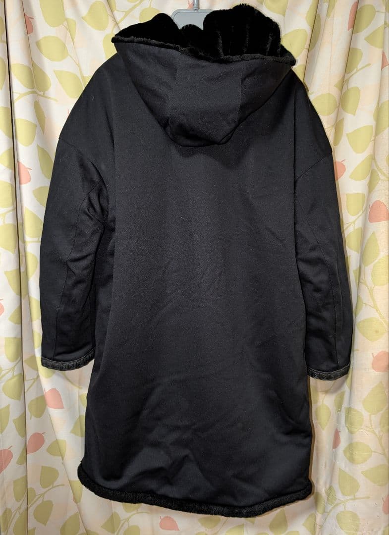 FENDI フェンディ リバーシブル黒コート Lサイズ　男女兼用