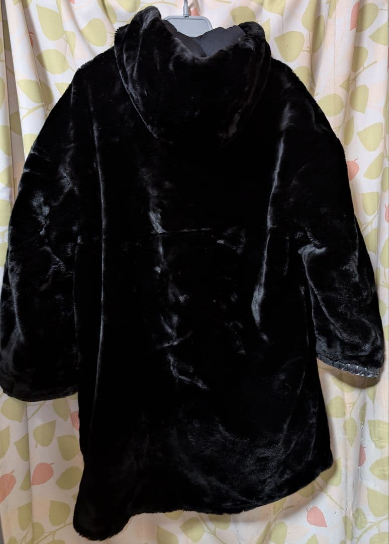 FENDI フェンディ リバーシブル黒コート Lサイズ　男女兼用