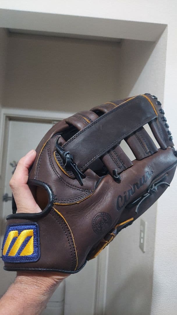 レトロなグローブ　大人用　ミズノ