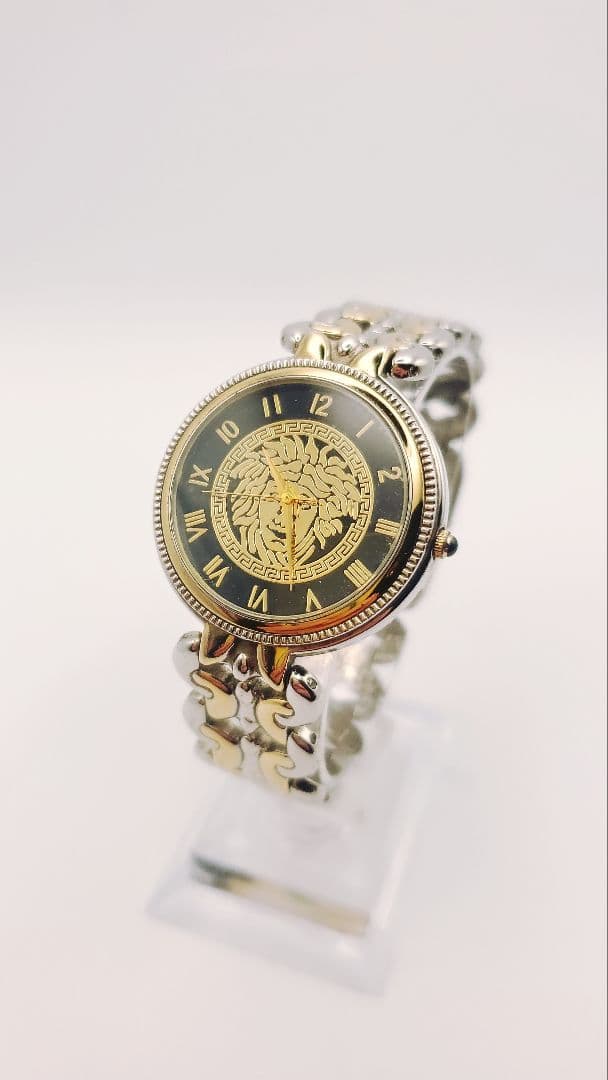 ゆ*き様 年末限定。メンズーレディース。【稼働品】GIANNI VERSACE