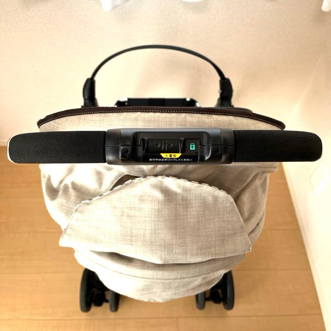 【美品】コンビ ホワイトレーベル スゴカルα 4キャス エッグショック HT