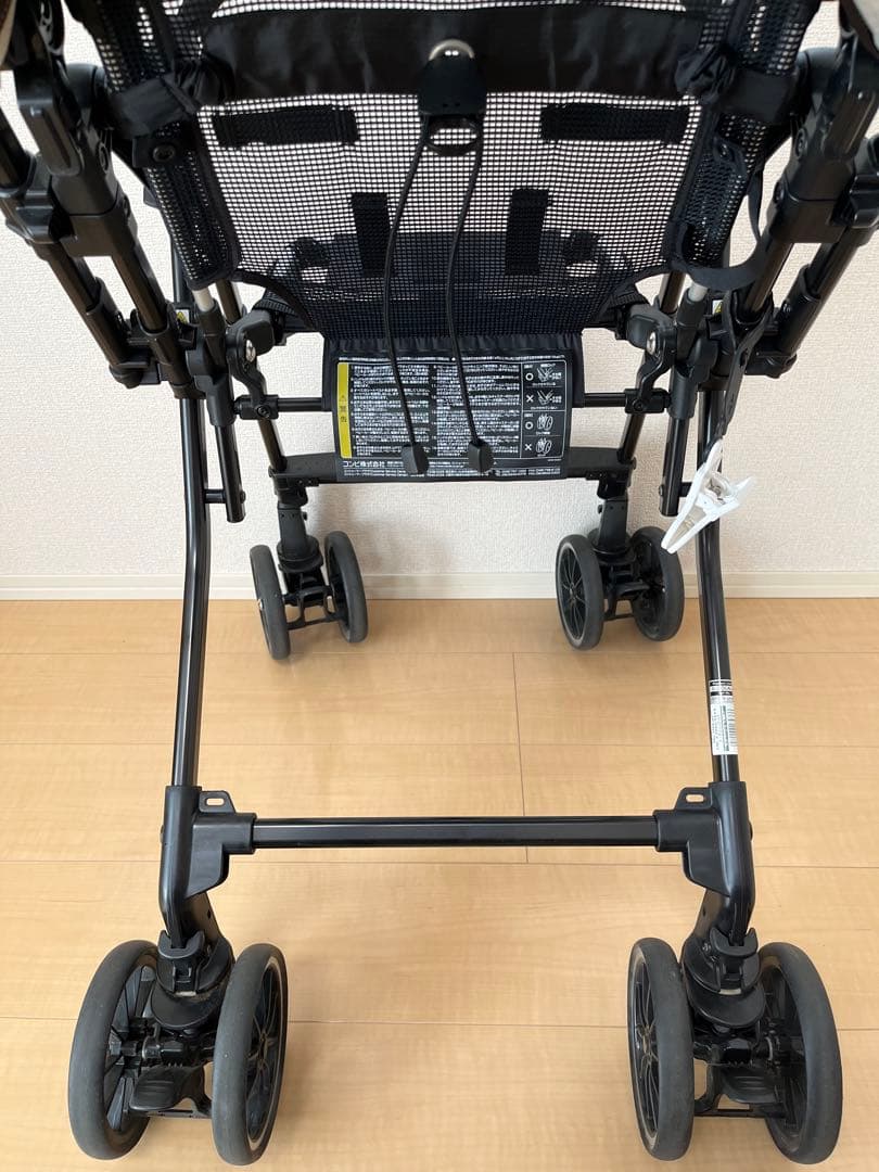 【美品】コンビ ホワイトレーベル スゴカルα 4キャス エッグショック HT