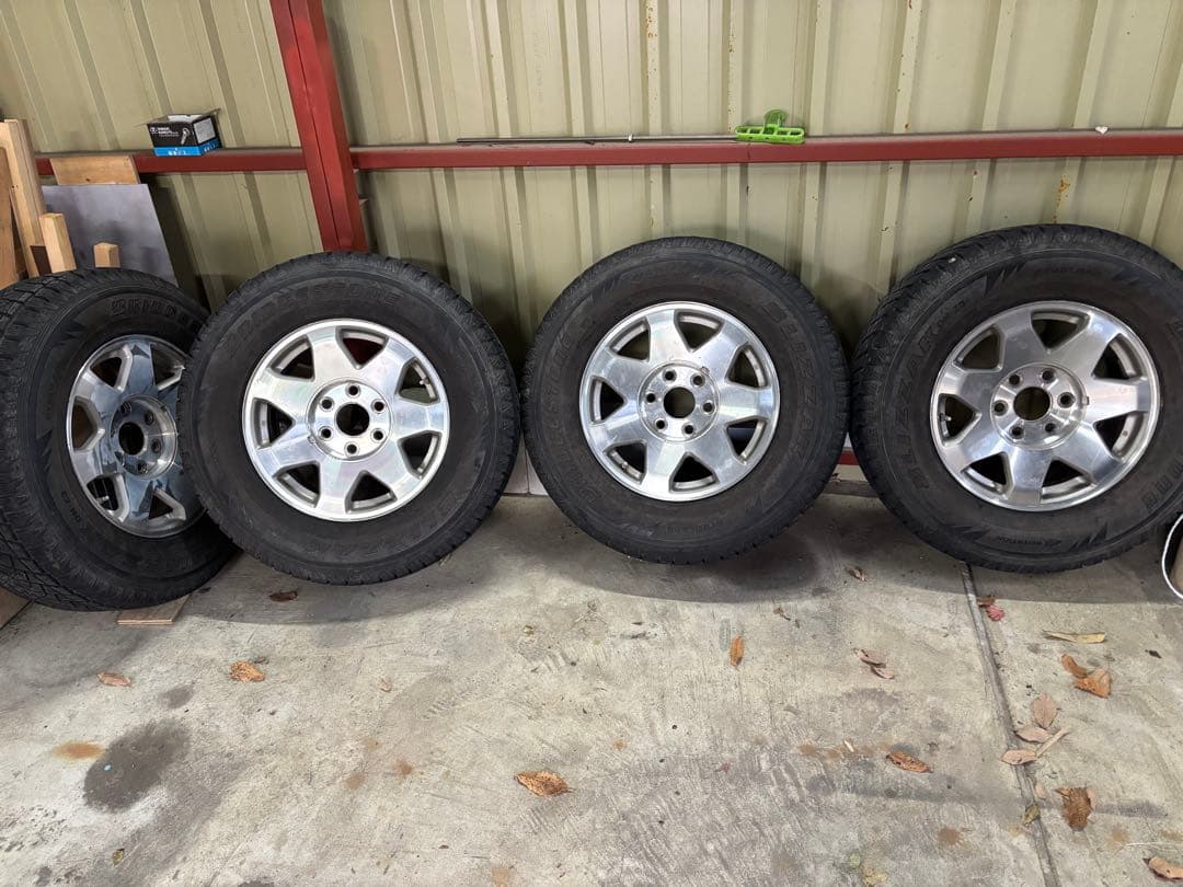 エスカレード純正ホイールGM 17インチスタッドレス