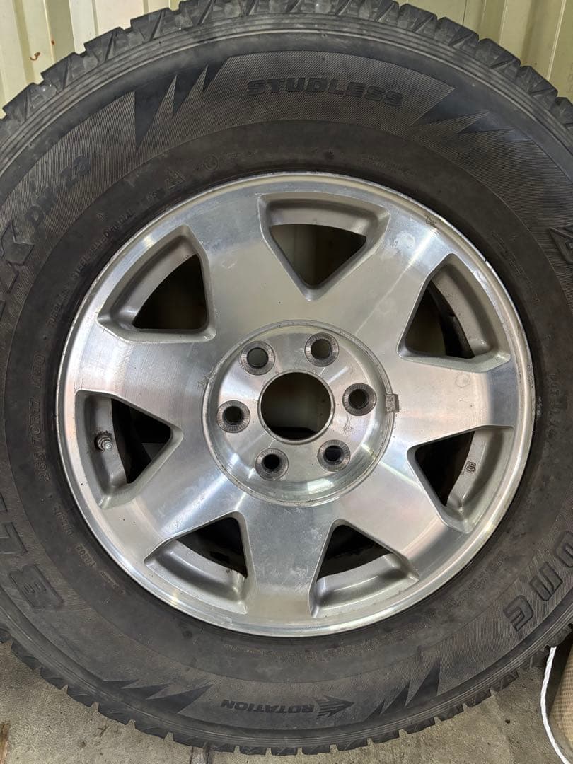 エスカレード純正ホイールGM 17インチスタッドレス