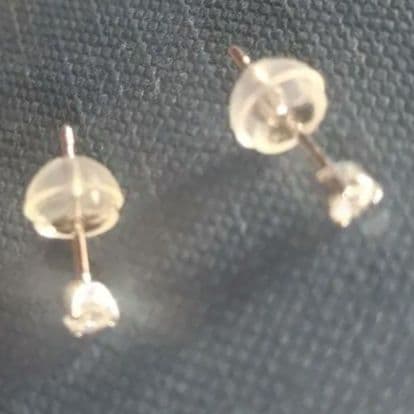 か*お様 0.01カラットダイアモンドスタッドピアス