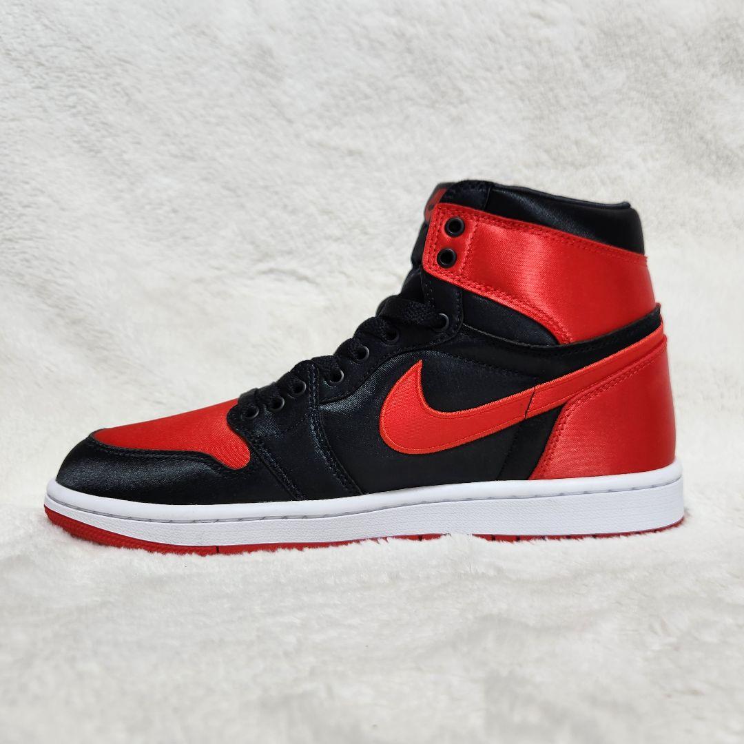 NIKE エアジョーダン 1 レトロ ハイ OG SATIN BRED